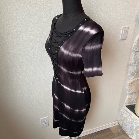 K. Jen Tie-Dye Dress with Criss-Crossed Plunging Neckline - Picture 4 of 5